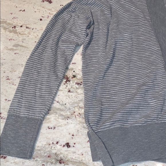Gray and white striped cardigan - Picture 2 of 3